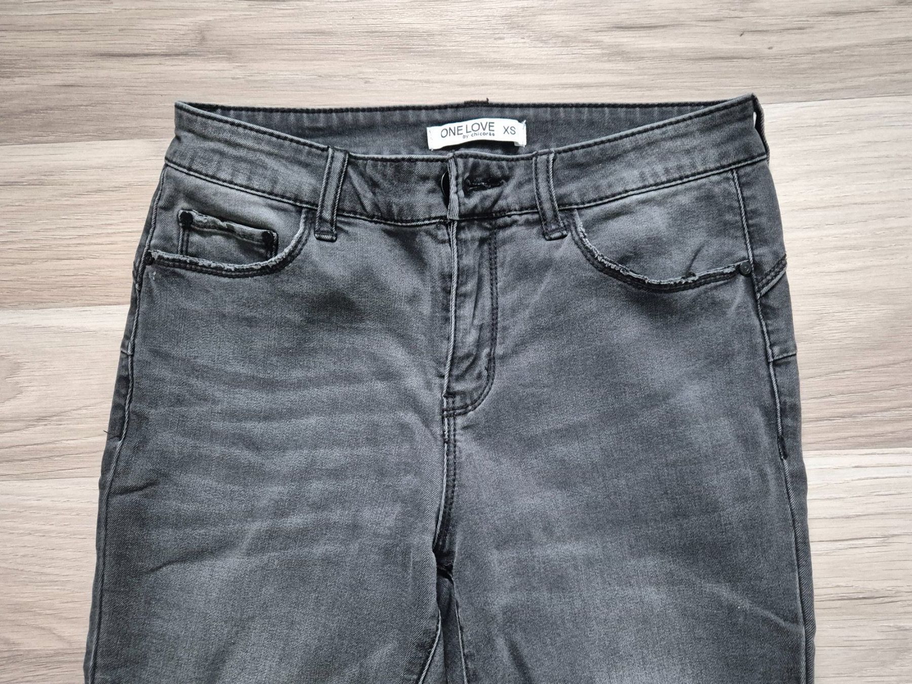 Lotti & Set di vestiti: 2 er Set Jeanshose und Kapuzenpullover Gr.XS – Usato da Abtwil SG venduto da Delfine5 5