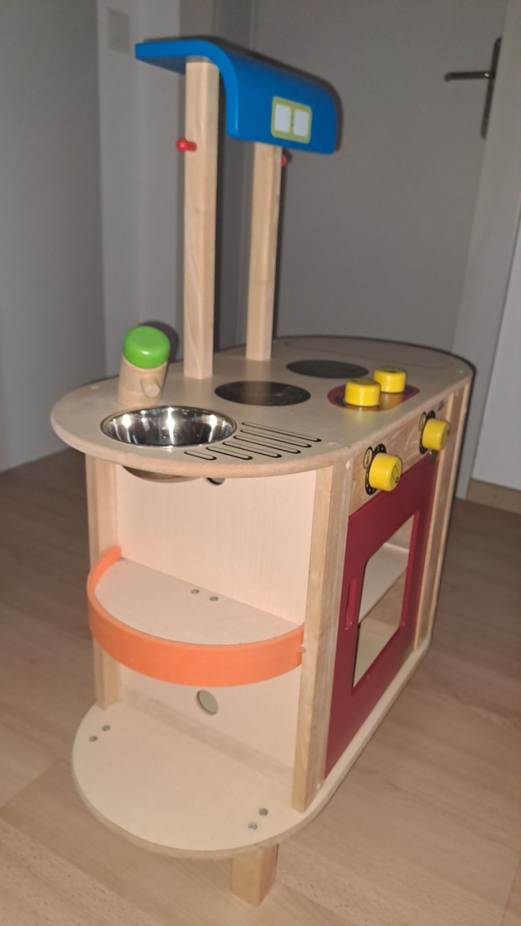 Jouets: Kinderküche Holz gut erhalten – D'occasion à Wädenswil par tat_j7wv 2