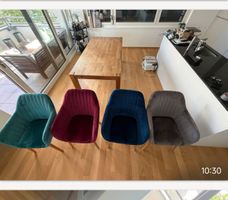 4 Stuehle Samtbezug verschiedene Farben guter Zustand