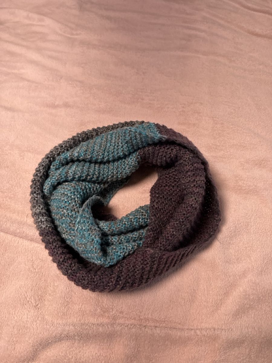 Foulards, Tücher & Schals: Strick Loop Schal mehrfarbig – Gebraucht aus Heiden von Bettyk11. 1