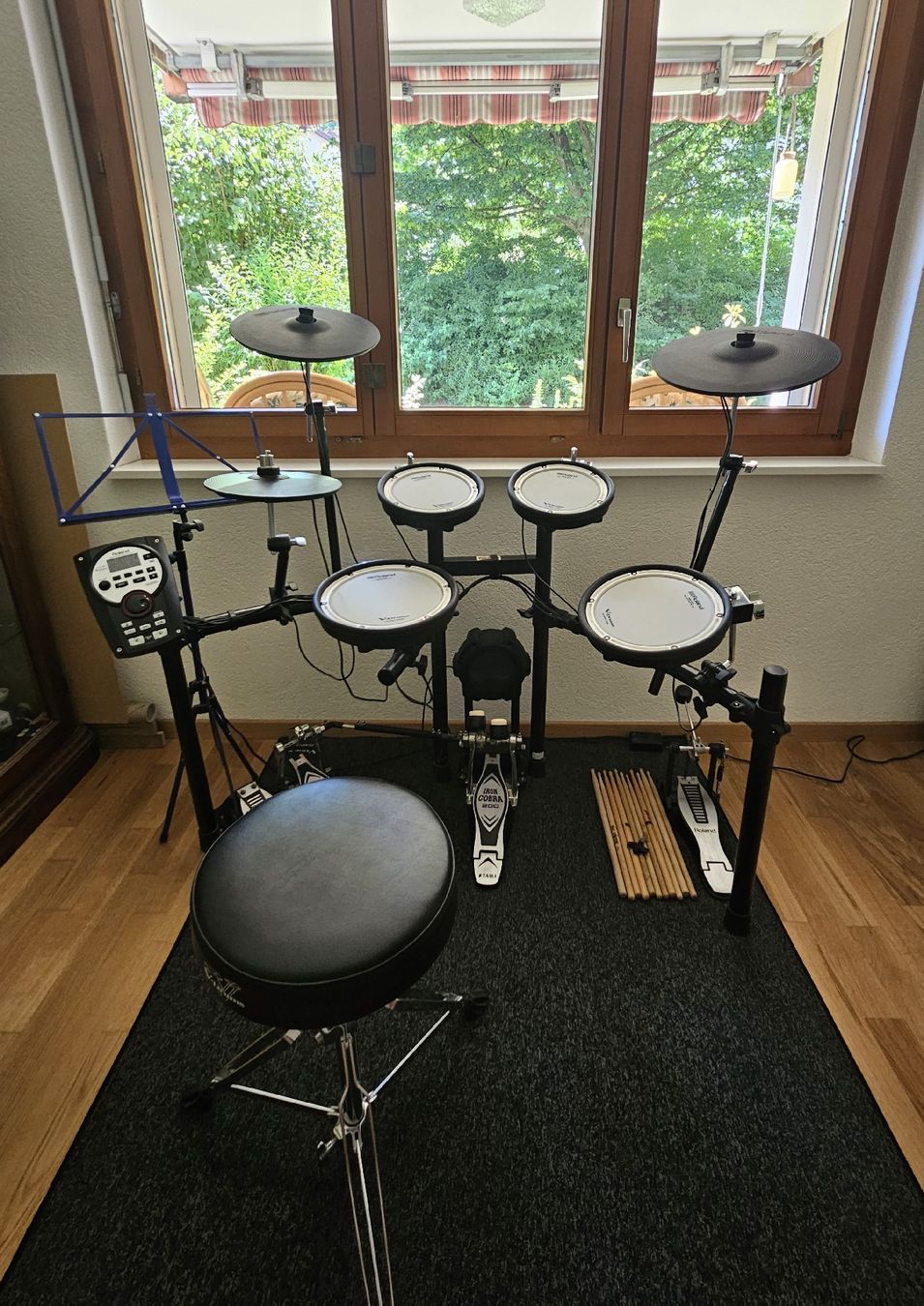 Roland Instruments de musique: Roland V-Drums TD-11 E-Drum Set – D'occasion à Eiken par Maurice.S
