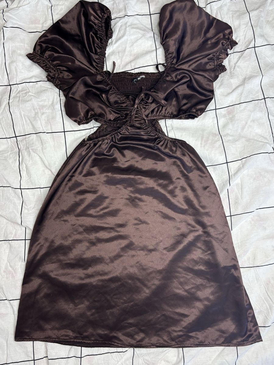 Vestiti: Chocolate Brown Summer Dress with Cut-Outs – Usato da Bern venduto da kri_y8h8