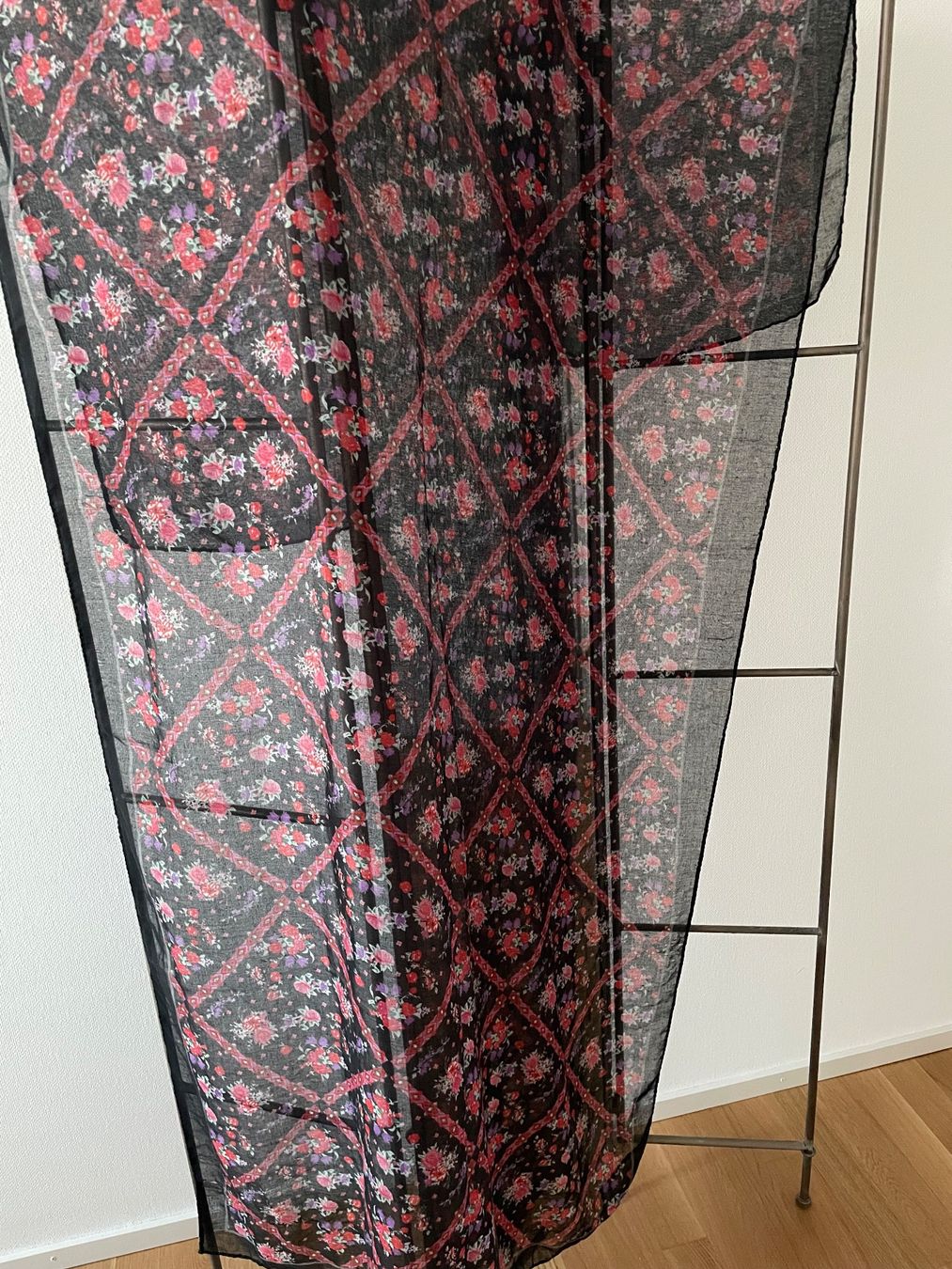 Foulard & Sciarpe: Schal / foulard – Usato da Zürich venduto da elisapf 1