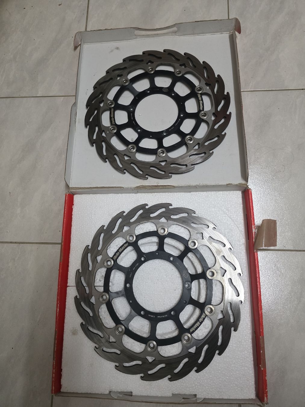 Tutti i ricambio per moto: Disque de frein honda cbr600rr – Usato da Le fuet venduto da Alan1414