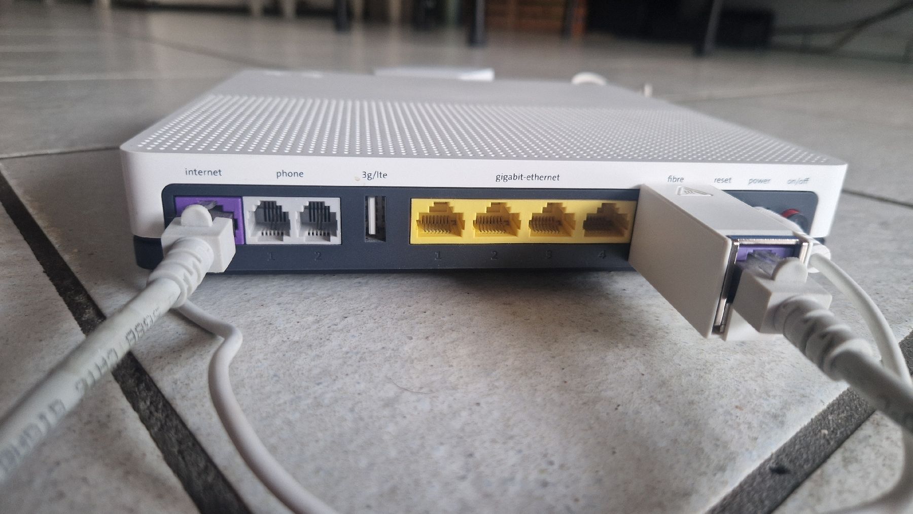 Swisscom Modem & Router: Internet-Box standard VR9519 Swisscom Router gebraucht – Usato da Nidau venduto da auktionspinguin 1