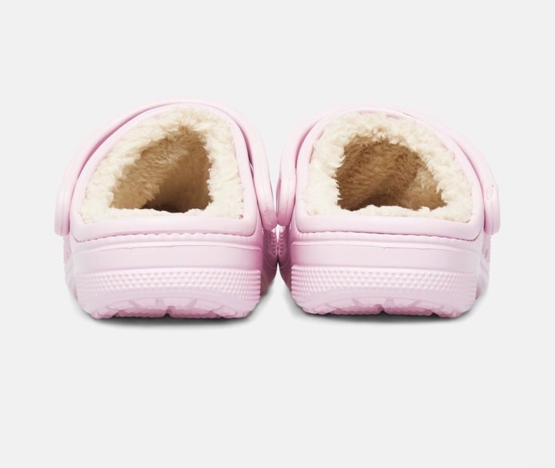 Crocs Scarpe da uomo: Rosa Crocs mit Teddy Fell, Grösse 38/39 – Nuovo (secondo la descrizione) da Zürich venduto da MyFashion 1