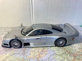 Maisto Mercedes CLK-GTP 1:18 silber