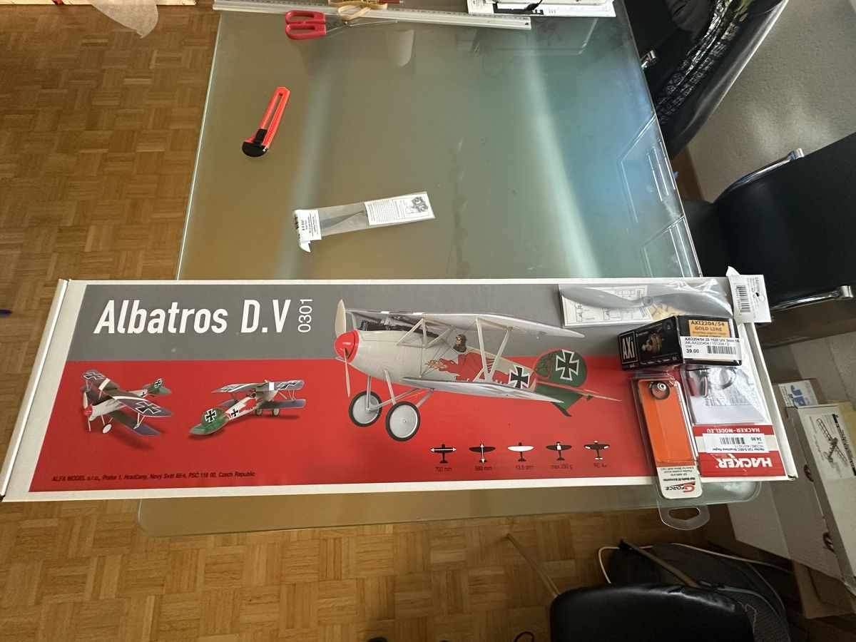 Modellismo RC: Albatros D.V. 0301 Flugzeugmodellbausatz - Originalverpackt – Nuovo e nell'imballaggio originale da Köniz venduto da Keith0