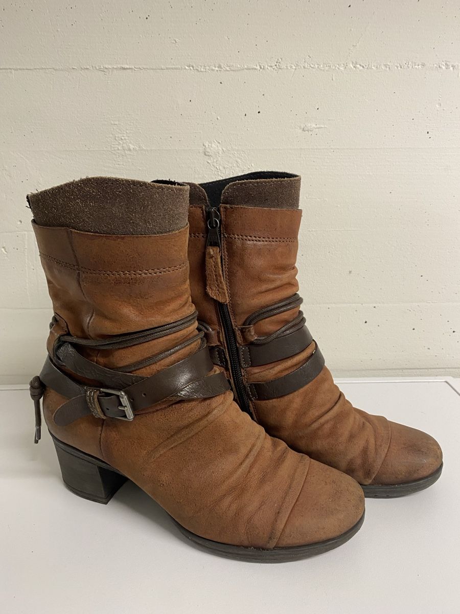 Damenschuhe: Leder-Stiefeletten Gr 38 im Cowboy-Stil – Gebraucht aus Wetzikon ZH von Louisiana-Girl