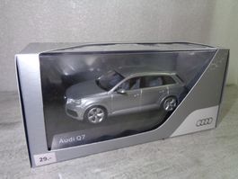 Spark 1:43 Audi Q7