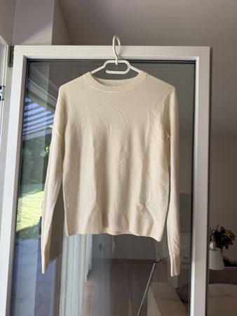 Uniqlo Beige Weisser Wollen Pullover