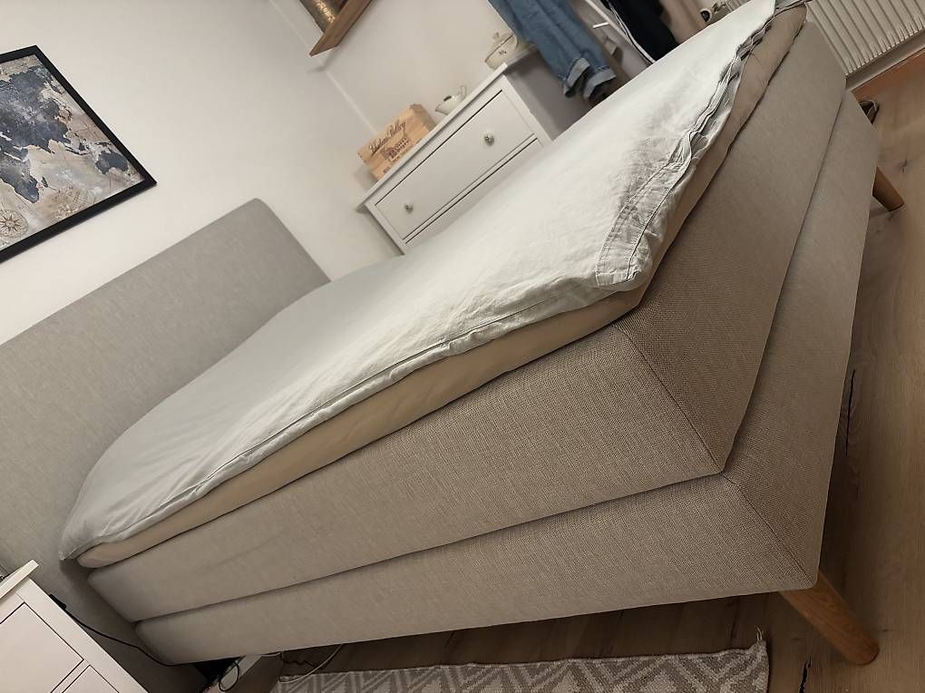 Lits: Boxspringbett 140x200 – D'occasion à Steffisburg par mel_nqy9 1