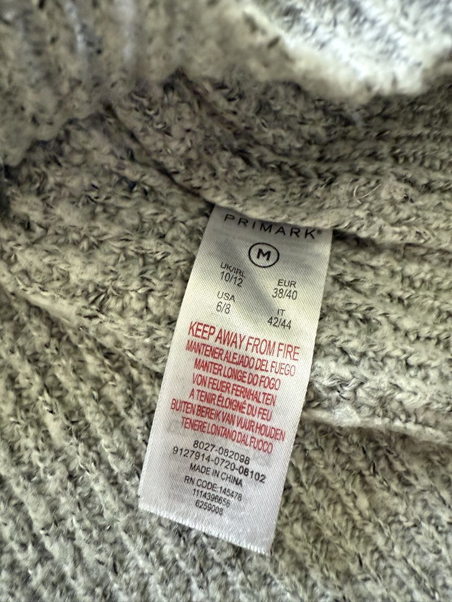 Primark Maglioni & Felpe: Pullover Primark grau mit Steinchen Grösse M neuwertig – Usato da Lengnau AG venduto da meaganxm 2