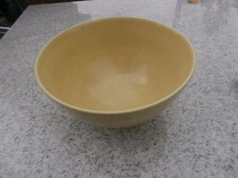 ältere kleine gelbe Schüssel, krakelig