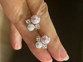 Jolis clous perles blanche et rose neufs