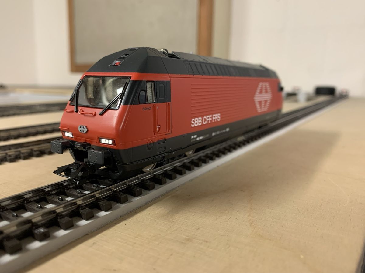 Roco Modellini di ferrovie: Roco SBB Re 460 Gütsch Refit AC Sound – Usato da Bern venduto da Fribi013