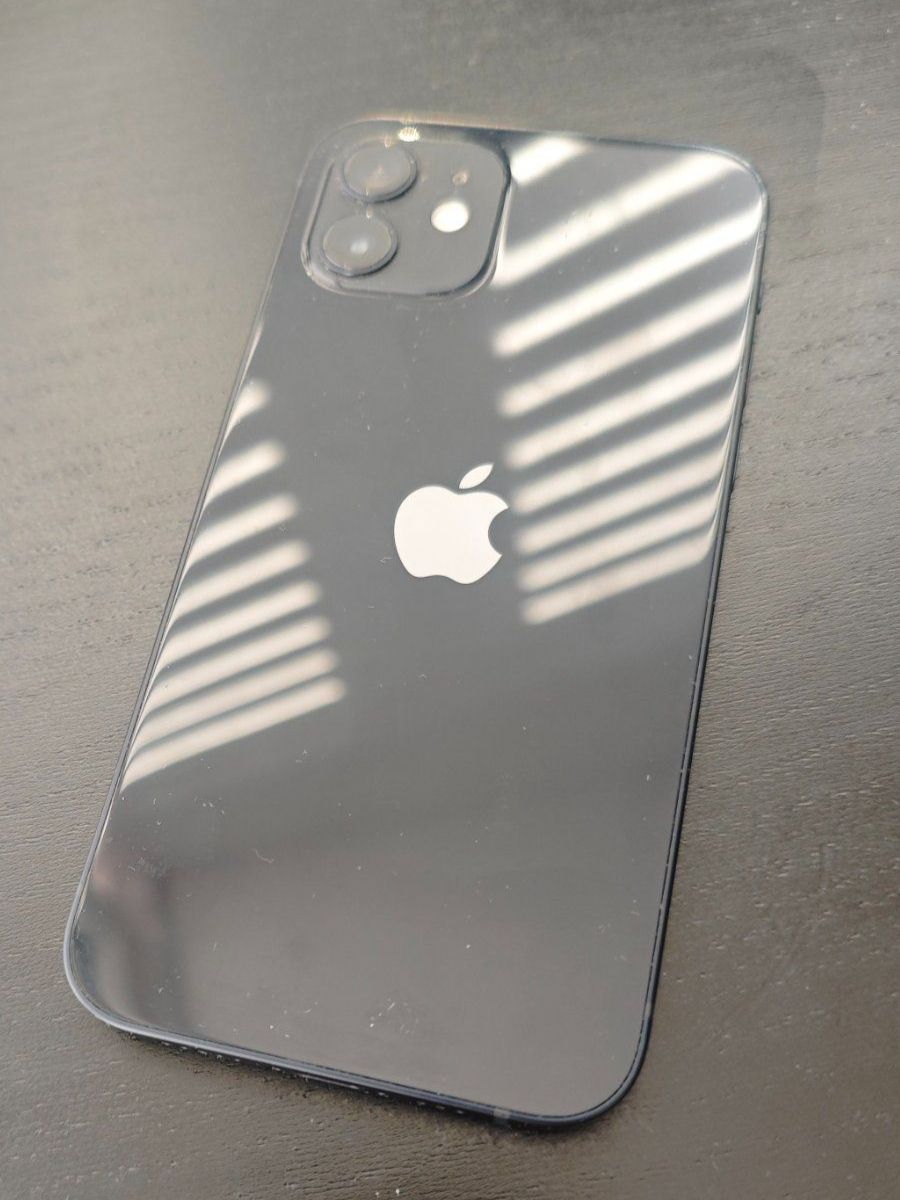 Apple Telefoni cellulari / Smartphones: Apple iPhone 12 128 GB Schwarz gebraucht – Usato da Zürich venduto da allezplusloin 2