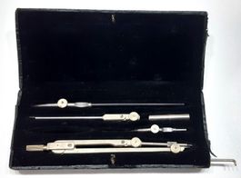 KERN-Zirkel aus den 40er Jahren-Compas KERN des années 40