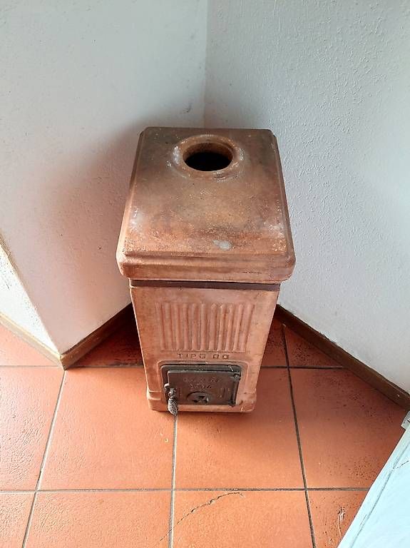 Altri mobili d'antiquariato: Antiker Terracotta Ofen – Usato da Cavigliano venduto da myoutdoor24 1