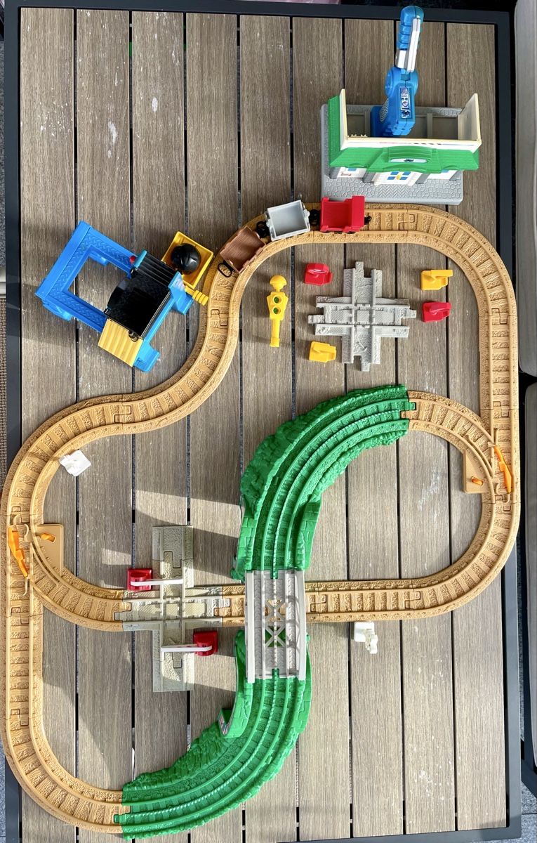 Fisher-Price Jouets: Fisher Price GeoTrax Eisenbahnset – D'occasion à Uster par Jemedi