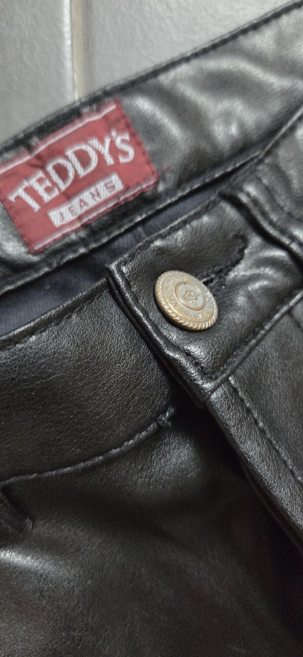 Hosen: Teddys Kunstleder Gr. S – Gebraucht aus Lyss von Urma5 1