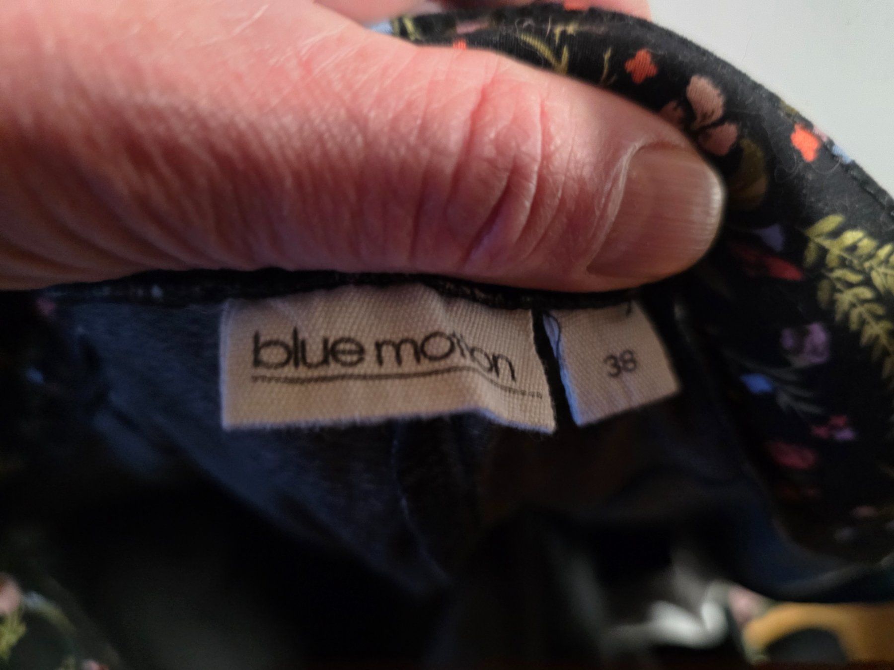 Pantaloni: Blumige Damen Hose Bluemotion Grösse 38 – Usato da Walterswil BE venduto da Lonitti 7