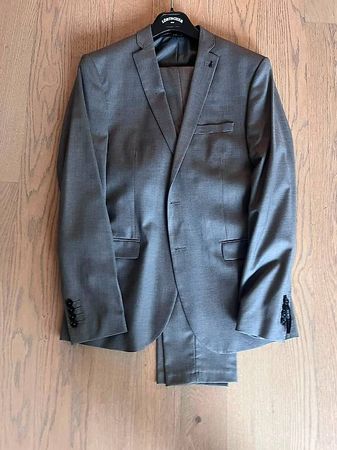 Grauer Anzug von ZARA (Hose und Jacke)  Nie getragen