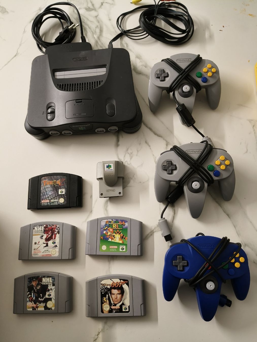 Nintendo Konsolen: Nintendo 64 Konsole mit 3 Controller & 6 Spiele! – Gebraucht aus Oensingen von ece_8k7q 1
