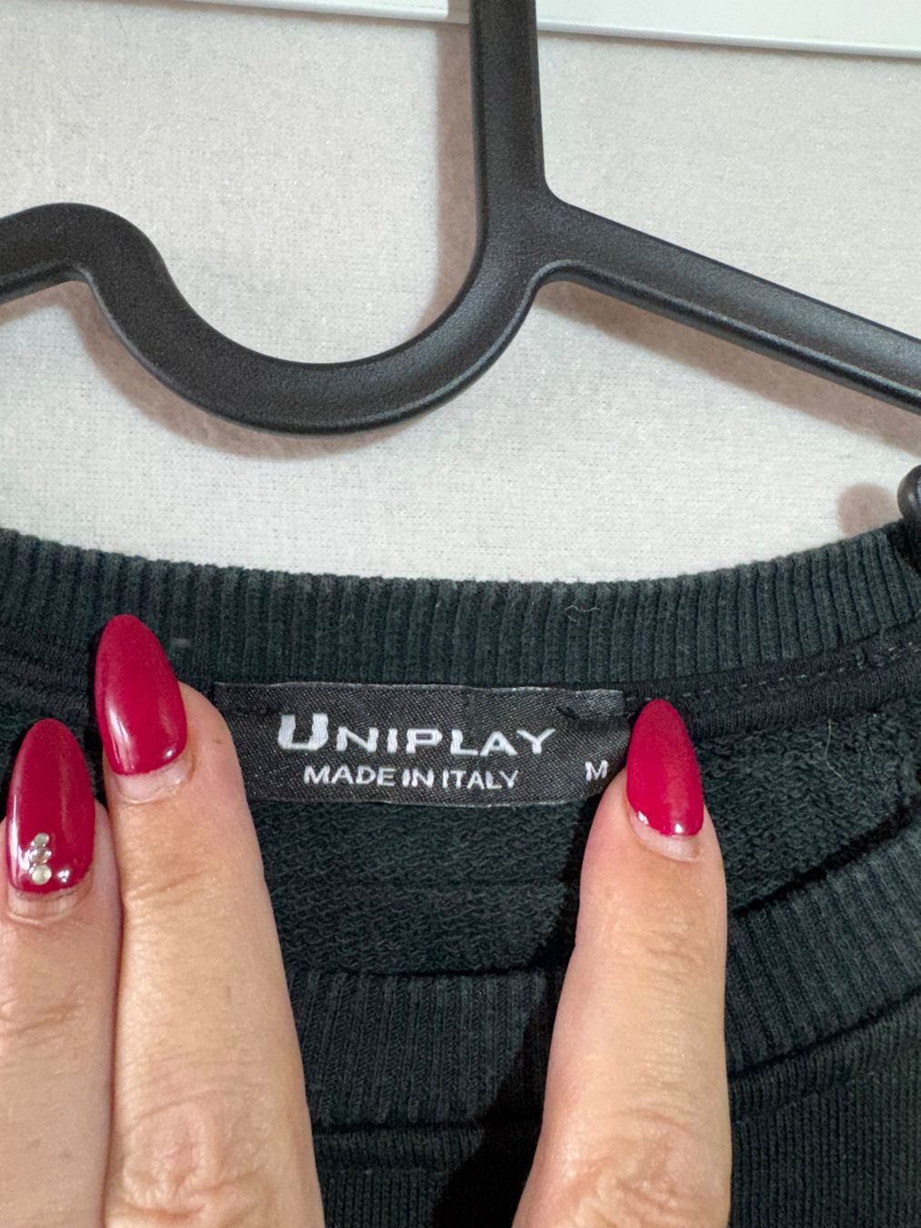 Maglioni & Felpe: Schwarzer Pullover von Uniplay Gr. M 100% Baumwolle – Usato da Grosswangen venduto da second_hand_dress 1