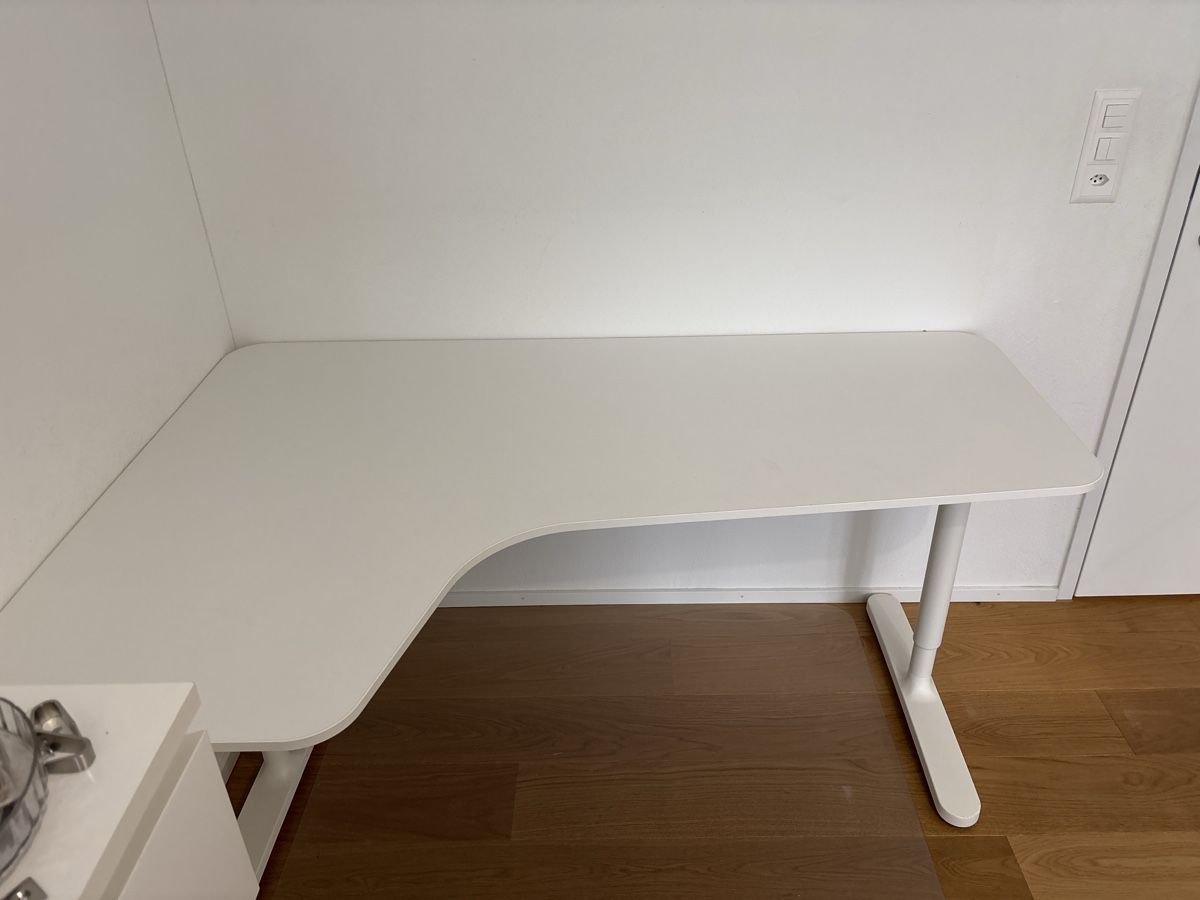 Ikea Scrivanie: Schreibtisch von Ikea – Usato da Rickenbach venduto da est_d86n 2