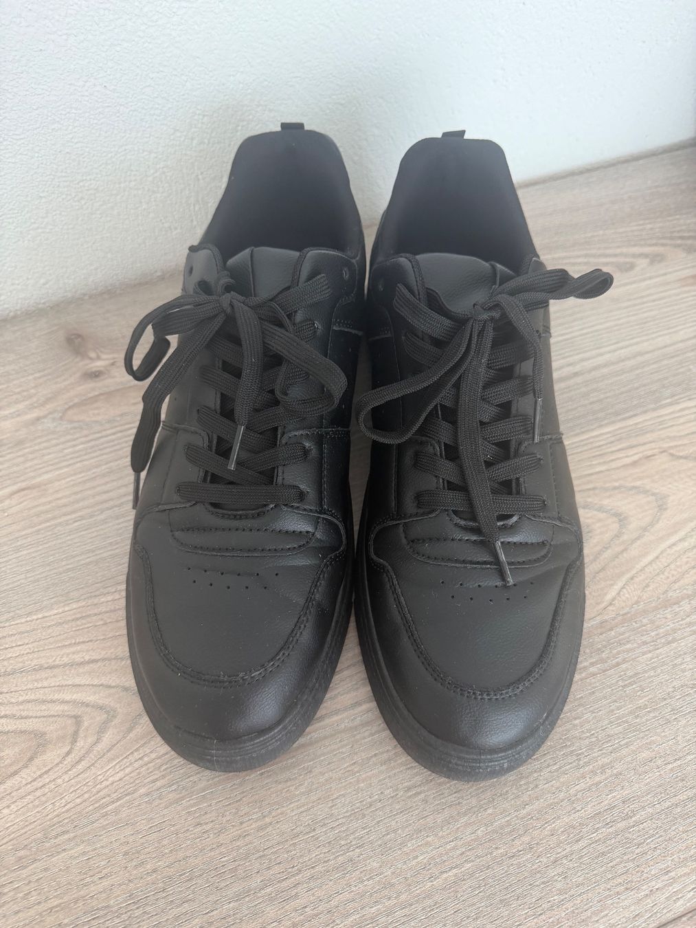 Scarpe da uomo: Schuhe/Sneaker – Usato da Schübelbach venduto da rosaria17 1