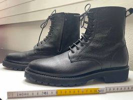 Schwarze Stiefel Gr 46