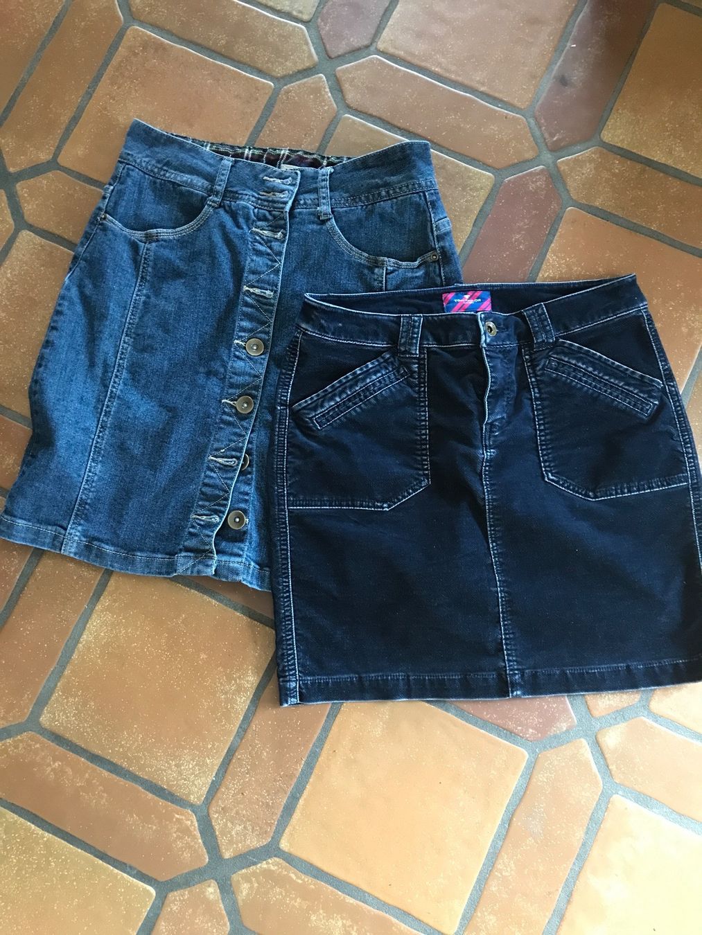Lotti di vestiti: 2 Jupes blau Gr.38 – Usato da Waldenburg venduto da Oliro75