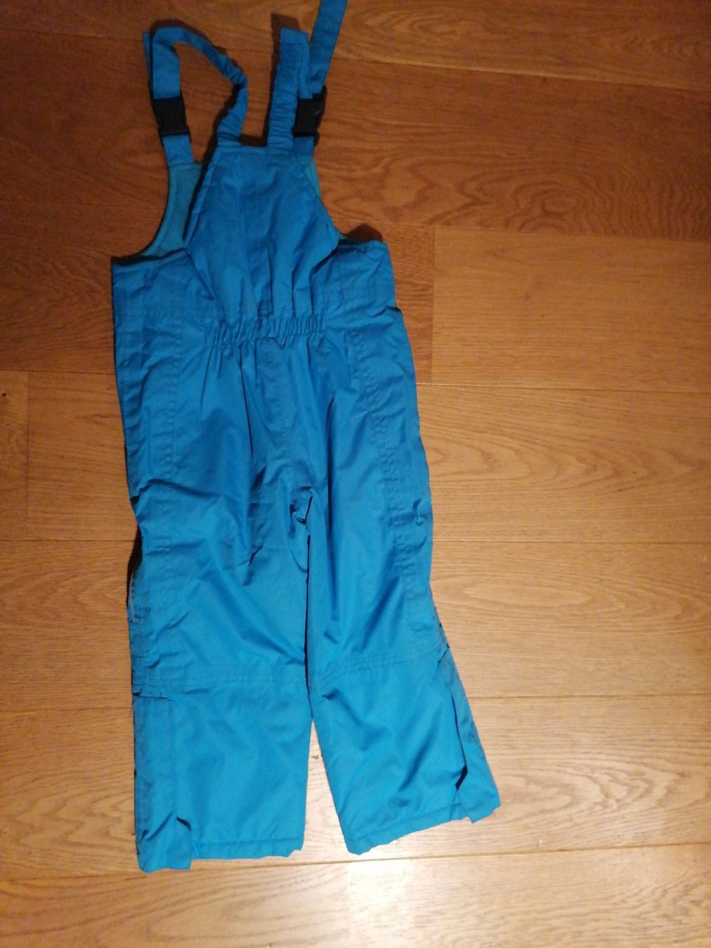 Pantalons: Kinder Skihose Schneeanzug 86/92 – D'occasion à Langenthal par similimi 1