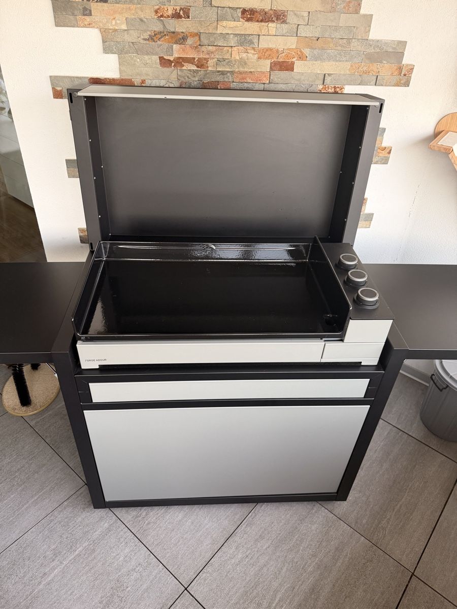 Griglie: Forge Adour Premium 75 Gaz + Chariot Premium + Capot – Nuovo (secondo la descrizione) da Chézard-St-Martin venduto da chr_vz22