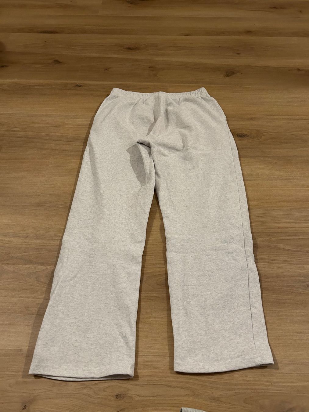 Pantaloni: Training gris clair très agréable – Usato da Delémont venduto da elena_neuhaus 2