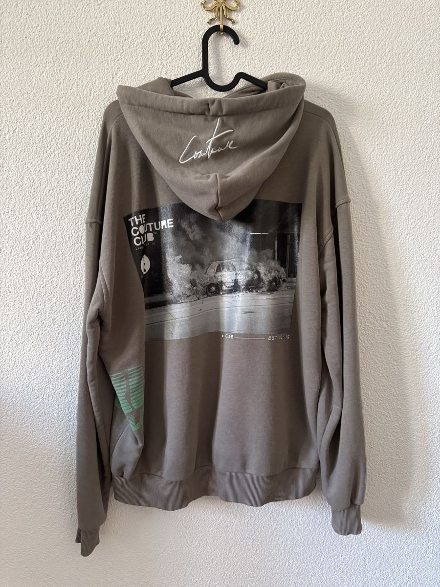 Maglioni & Felpe: Hoodie – Usato da Effretikon venduto da ajl_rwt5 1