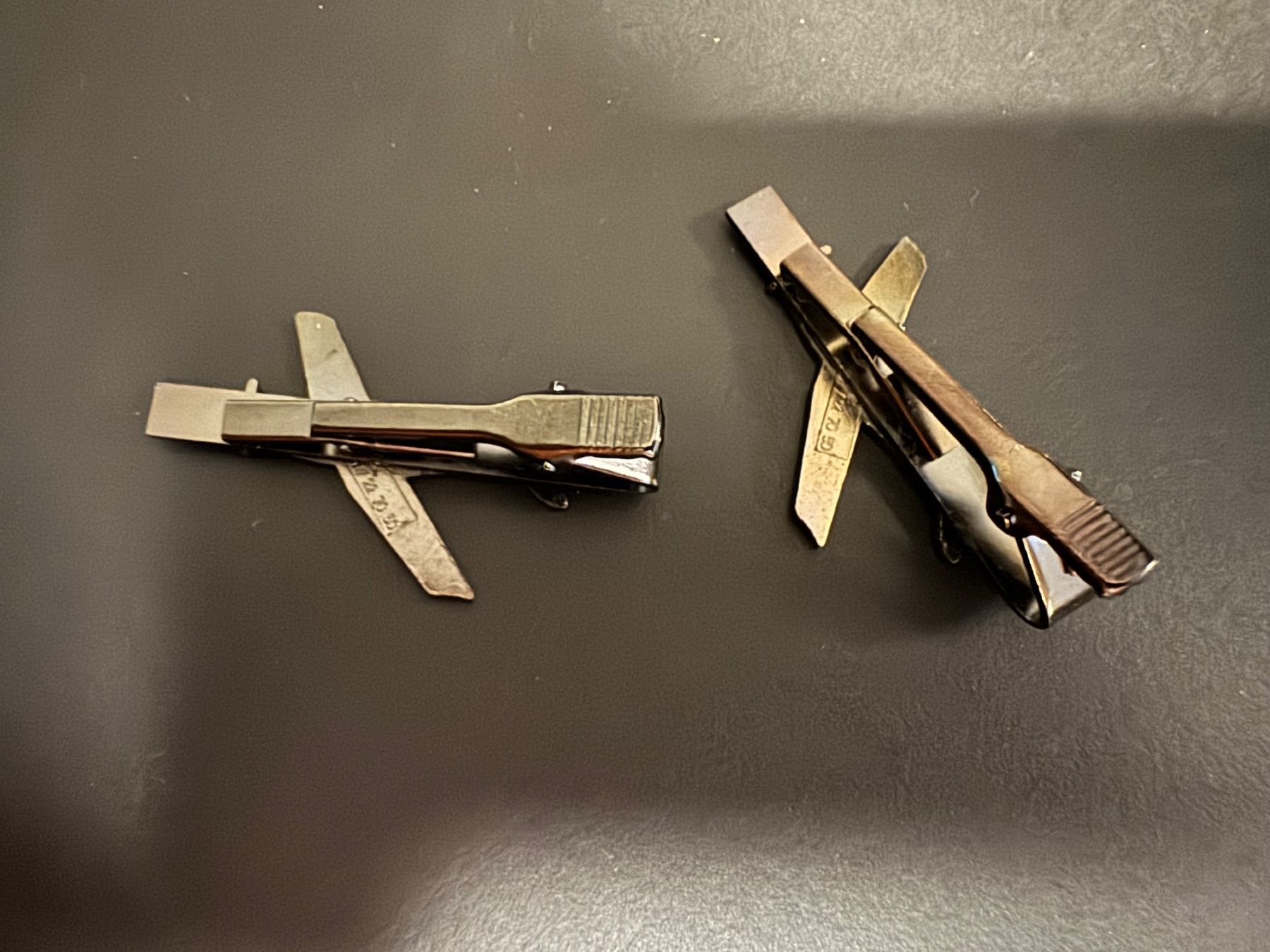 Plaquettes & Badges: Pin zwei Krawattennadel Flugzeug – D'occasion à Galgenen par rub_f6kh 1
