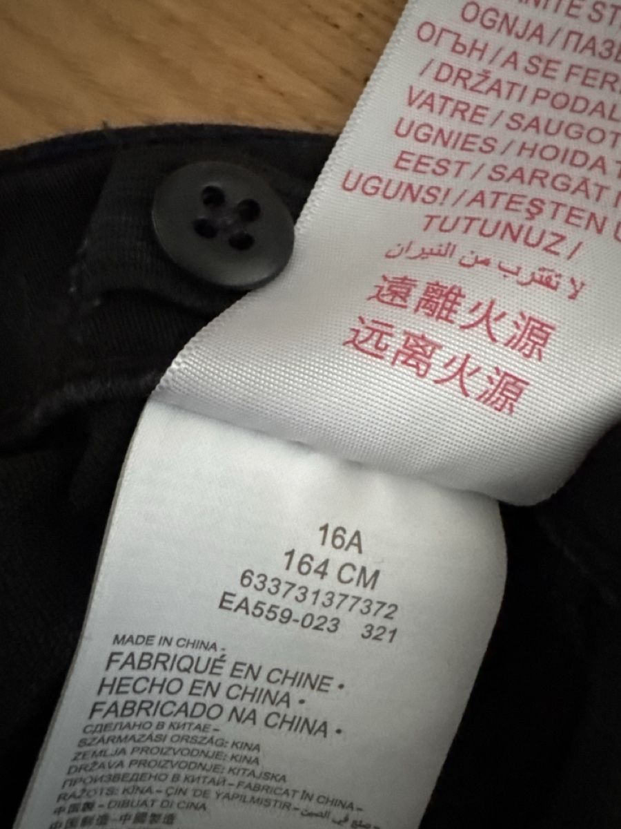 Levi's Pantalons: Levi's Pull-on Jegging schwarz 164 cm – Neuf (Voir description) à Zürich par szityu 2