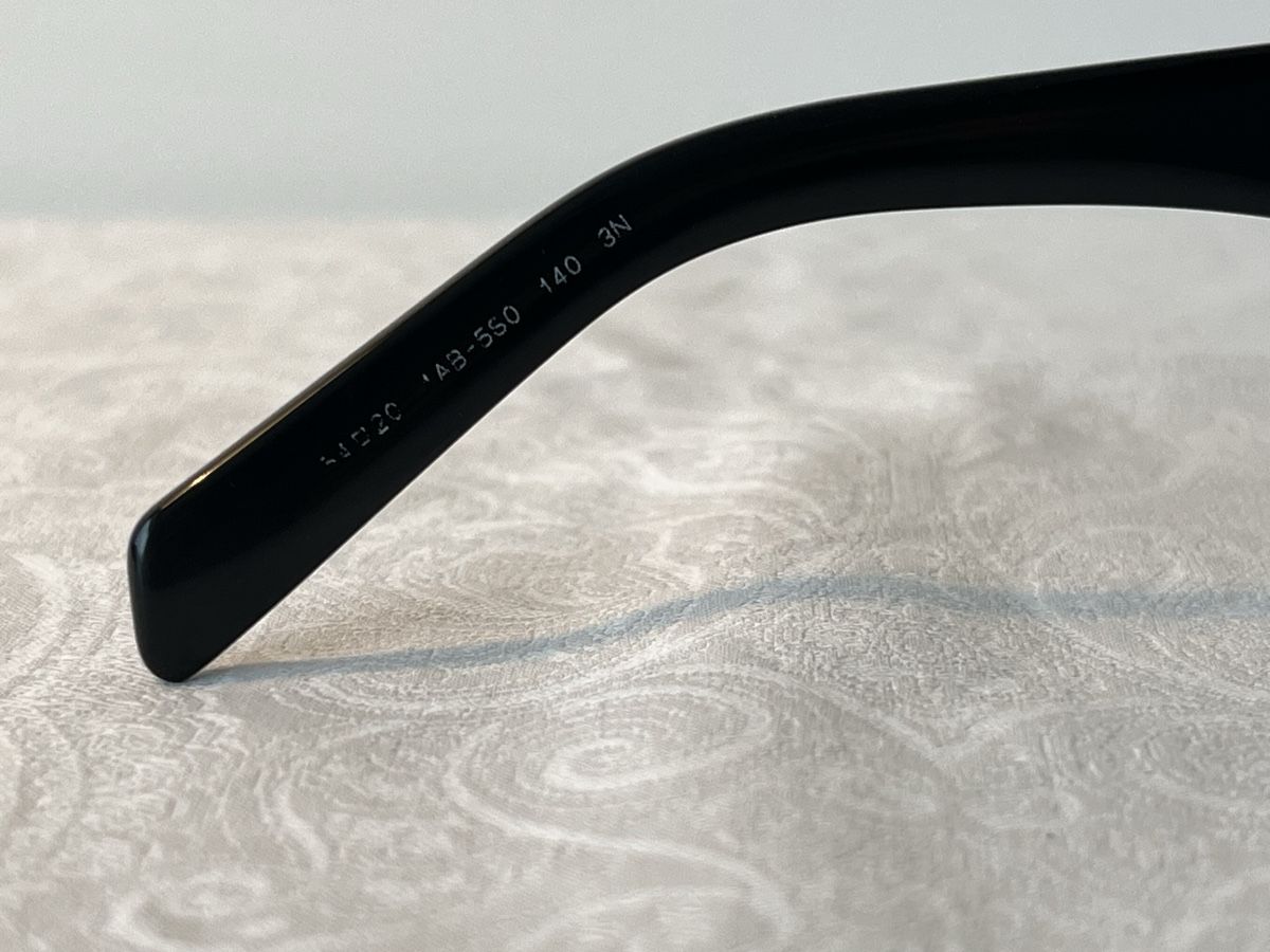 Prada Brillen & Gläser: Lunettes de soleil Prada noires – Gebraucht aus Sion von Mayoraz02 4