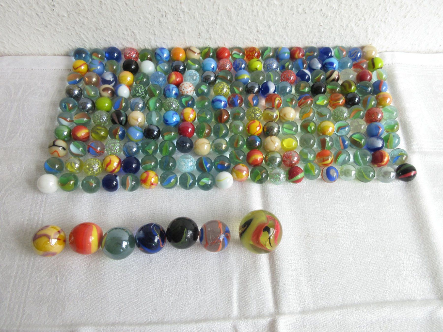 Sonstiges Spielzeug & Basteln: 217 bunte Glasmurmeln – Gebraucht aus Binningen von