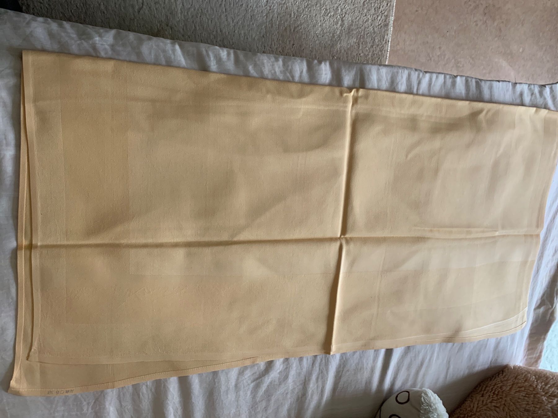 Altra biancheria da tavola: Tischtücher Napperons 100x100 cm – Usato da Zürich venduto da Olimpied 5