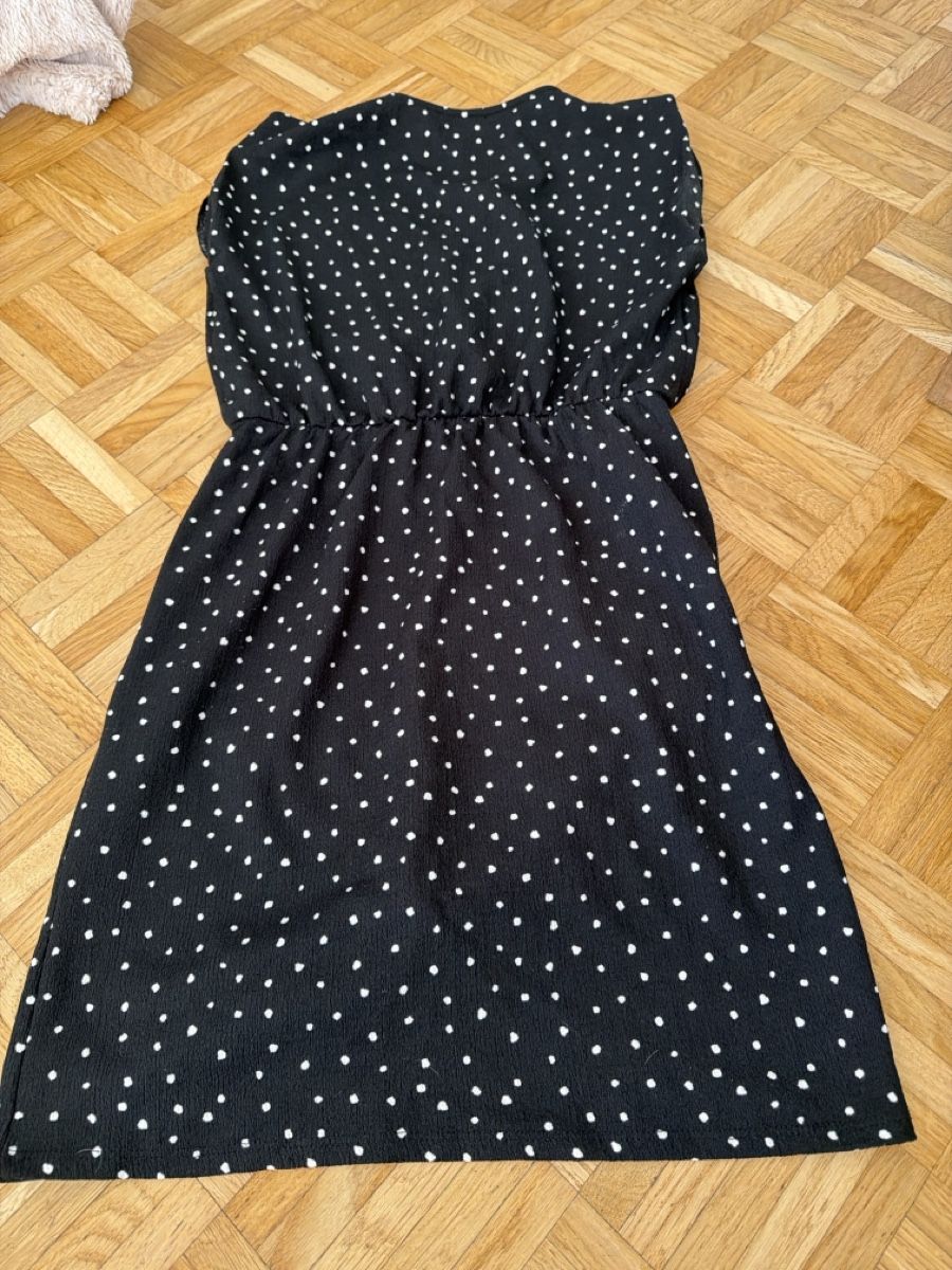 Vestiti: Robe noire et blanche KIABI  – Usato da Le Locle venduto da Mayd_h 1