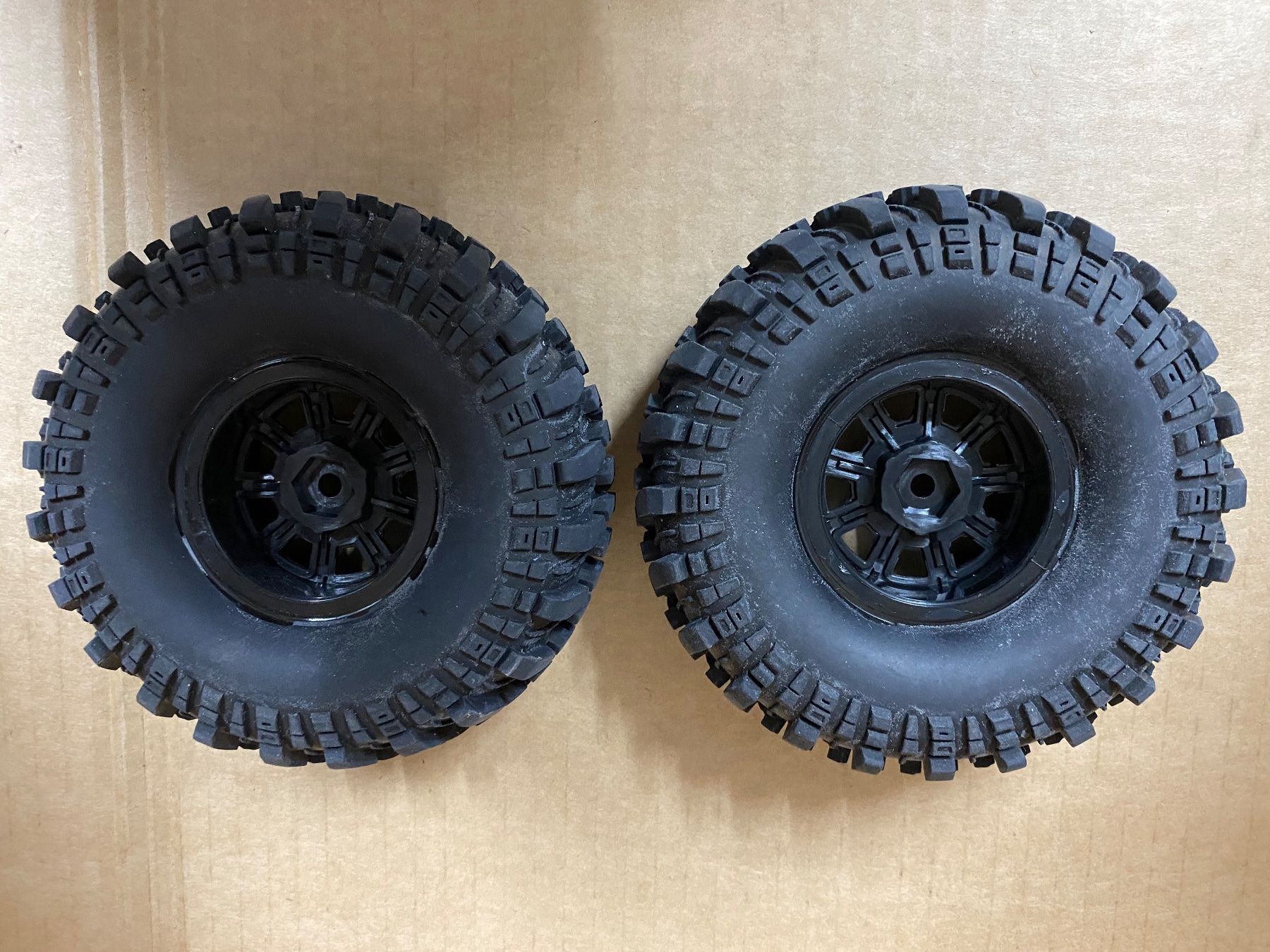 Kit di modellismo & Modellini statici: Modellreifen 2 Stk. – Usato da Eschlikon TG venduto da ArtRec 1