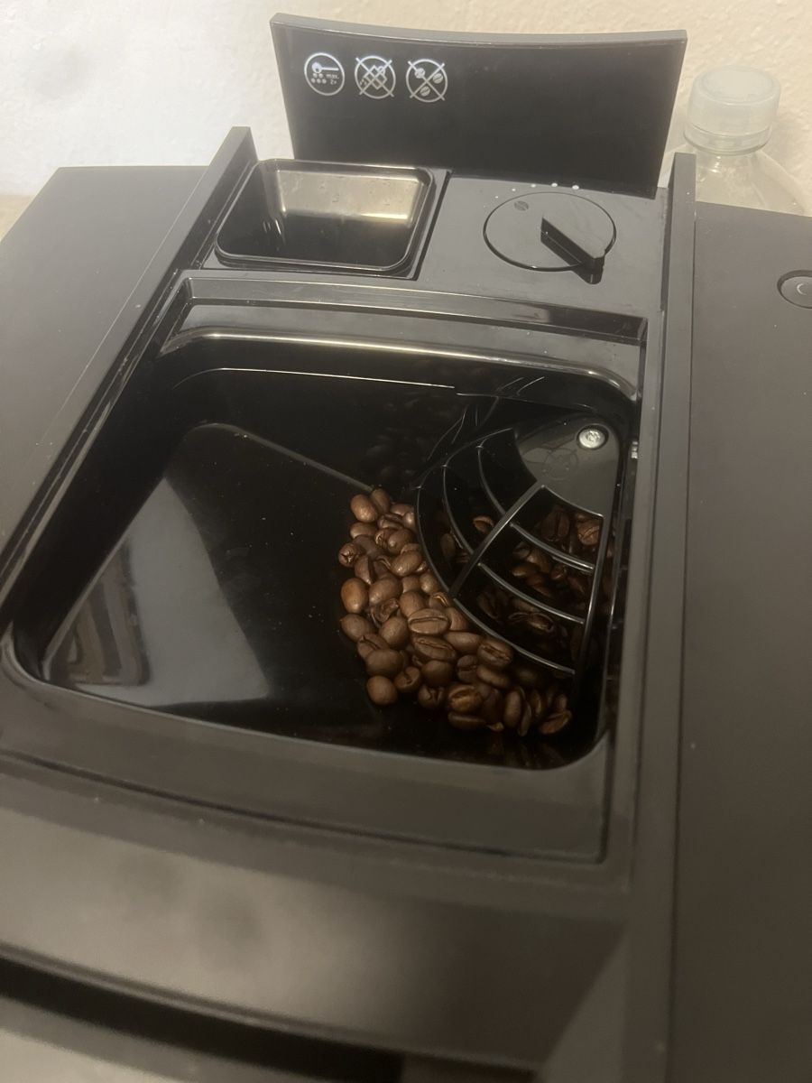 Jura Macchine per caffè & Macchine per espresso: Jura E4 Kaffeevollautomat – Usato da Urtenen-Schönbühl venduto da mit_q9fb 3