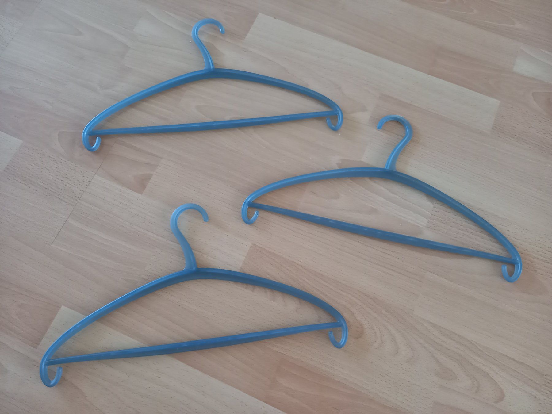 Appendiabiti: 3er-Set Kleiderbügel – Usato da Obernau venduto da Corolli