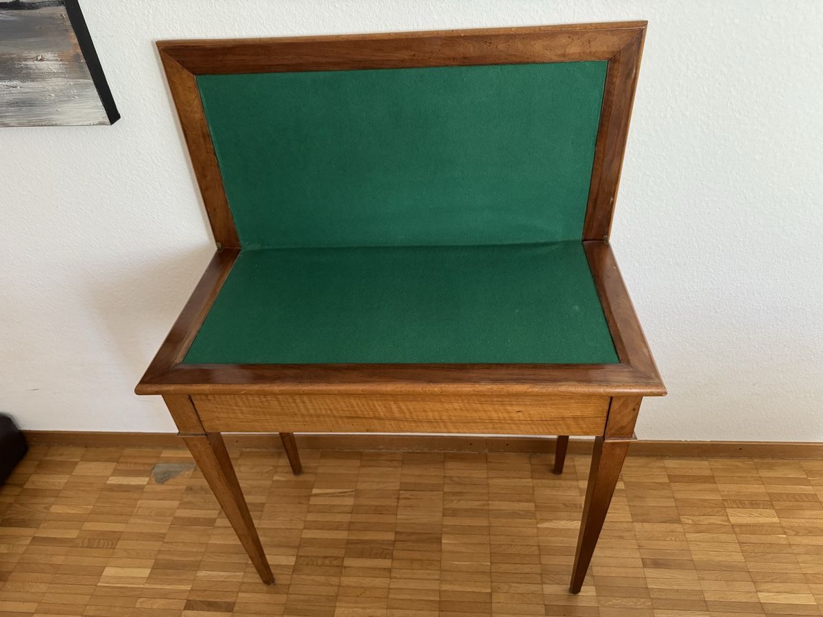 Tavoli: Antiker Spieltisch / Kartentisch – Usato da Zunzgen venduto da milesdavis76 1