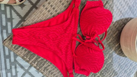 Nuovo costume rosso