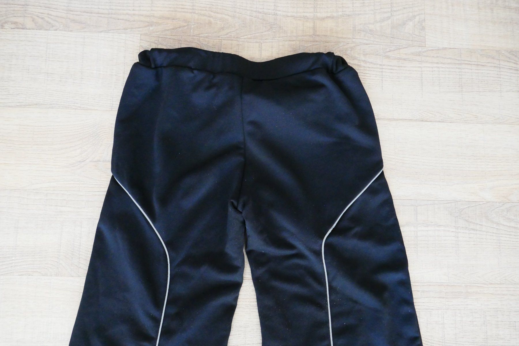 Shein Pantaloni: Hose, Trainerhose, Freizeithose von SHEIN, schwarz, Gr. S – Usato da Port venduto da uzuku 4