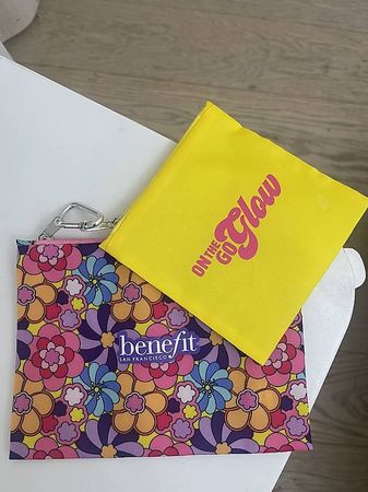 Benefit Coachella Festival 24 Beauty case with extra pouch